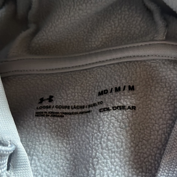 Size med under armour hoodie - Picture 3 of 3